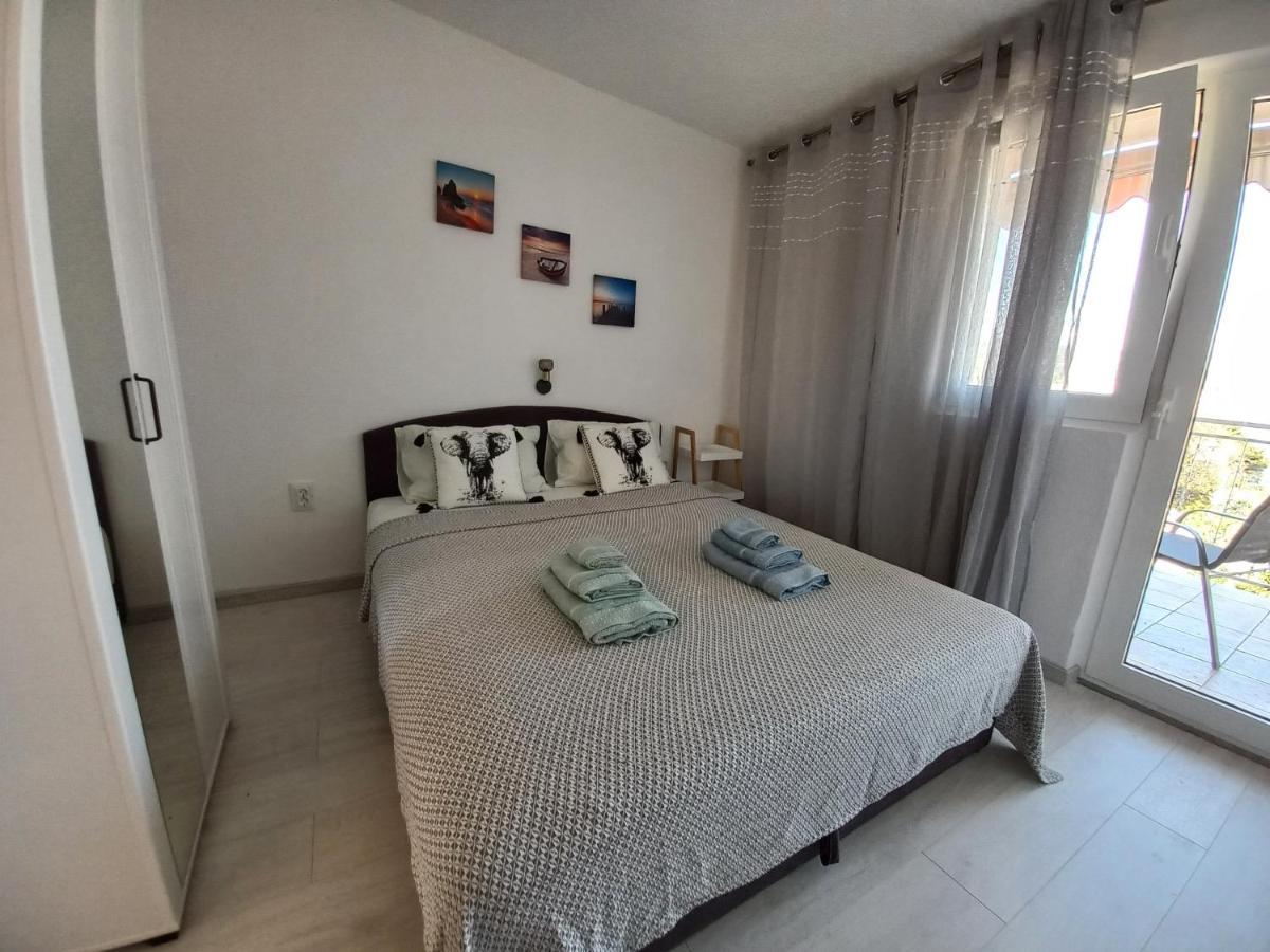 Apartments Toni 罗戈兹尼察 外观 照片
