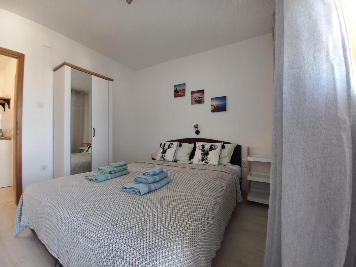 Apartments Toni 罗戈兹尼察 外观 照片