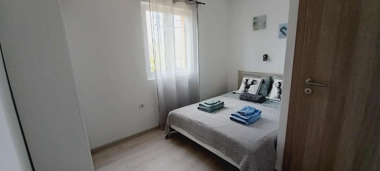 Apartments Toni 罗戈兹尼察 外观 照片
