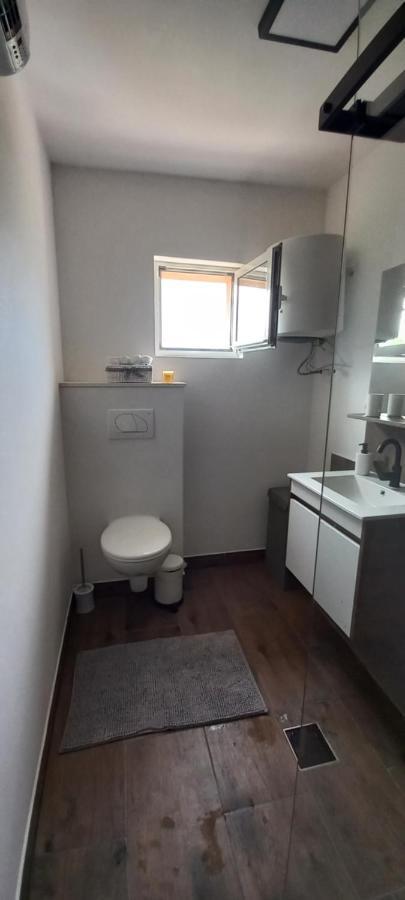 Apartments Toni 罗戈兹尼察 外观 照片