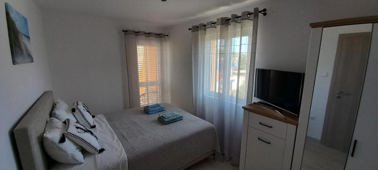 Apartments Toni 罗戈兹尼察 外观 照片