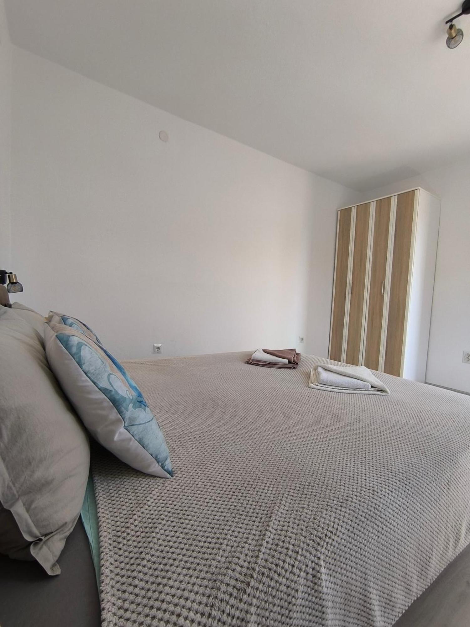 Apartments Toni 罗戈兹尼察 外观 照片