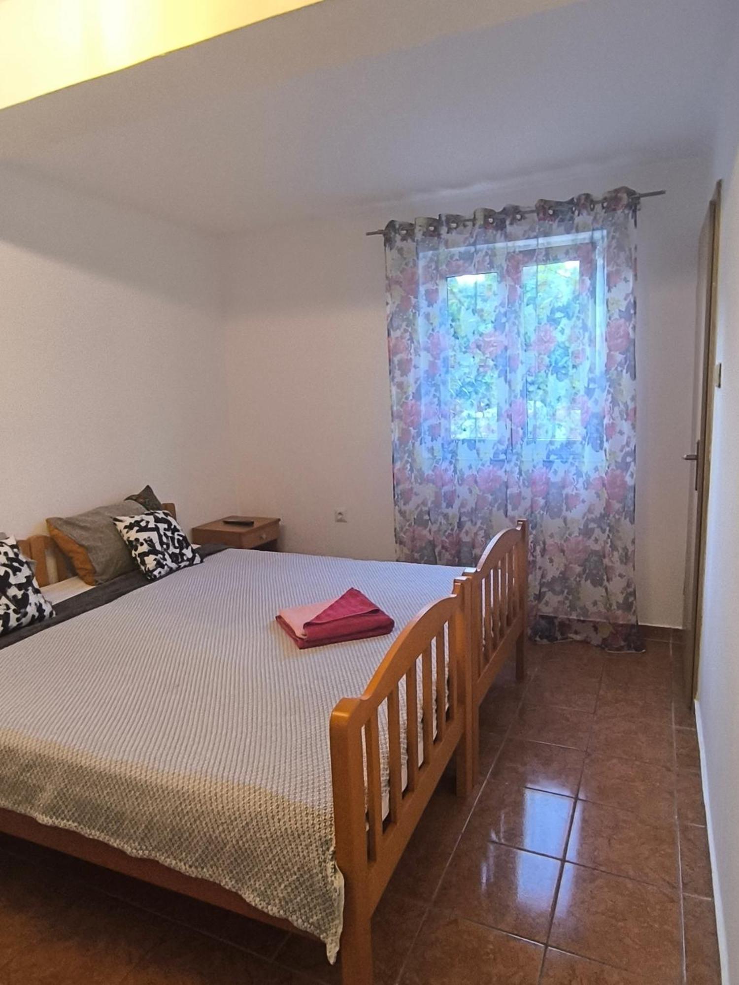 Apartments Toni 罗戈兹尼察 外观 照片